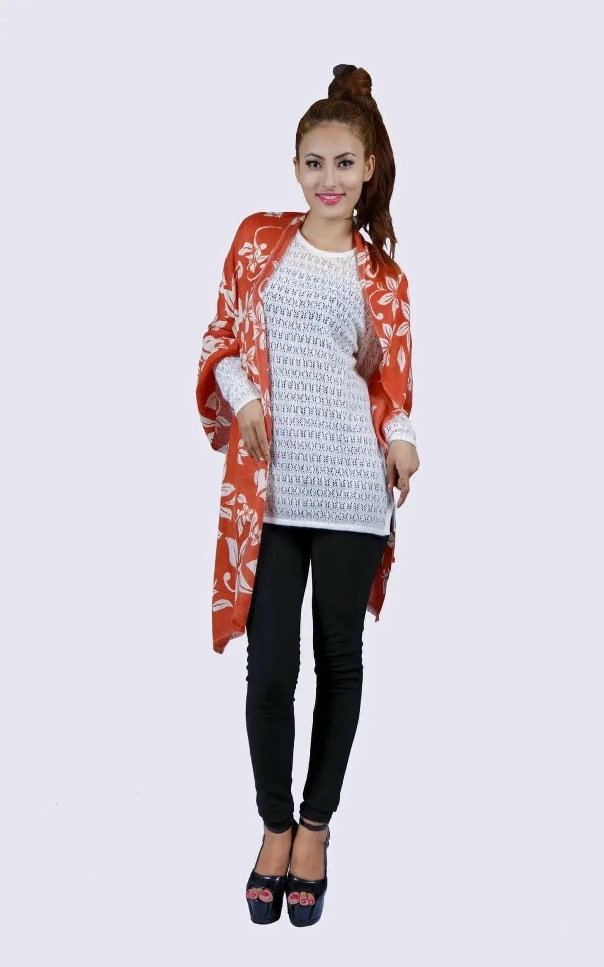 Stylish woman wearing black pants and white top with Cashmere Scarf || KCI 236