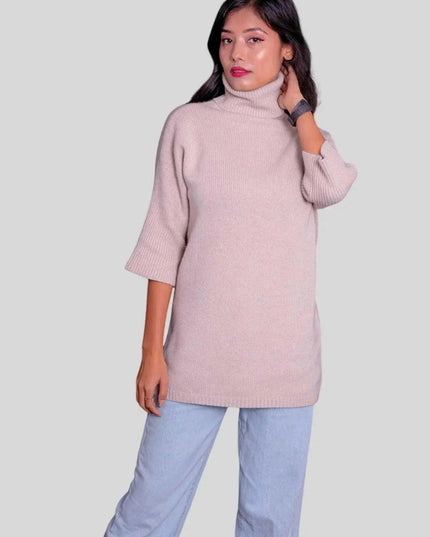 Luxurious Cashmere Turtleneck Pullover in Pink Sweater and Blue Jeans