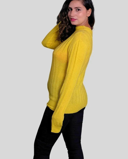 Luxurious Italian Cashmere Pullover in Yellow Sweater and Black Jeans