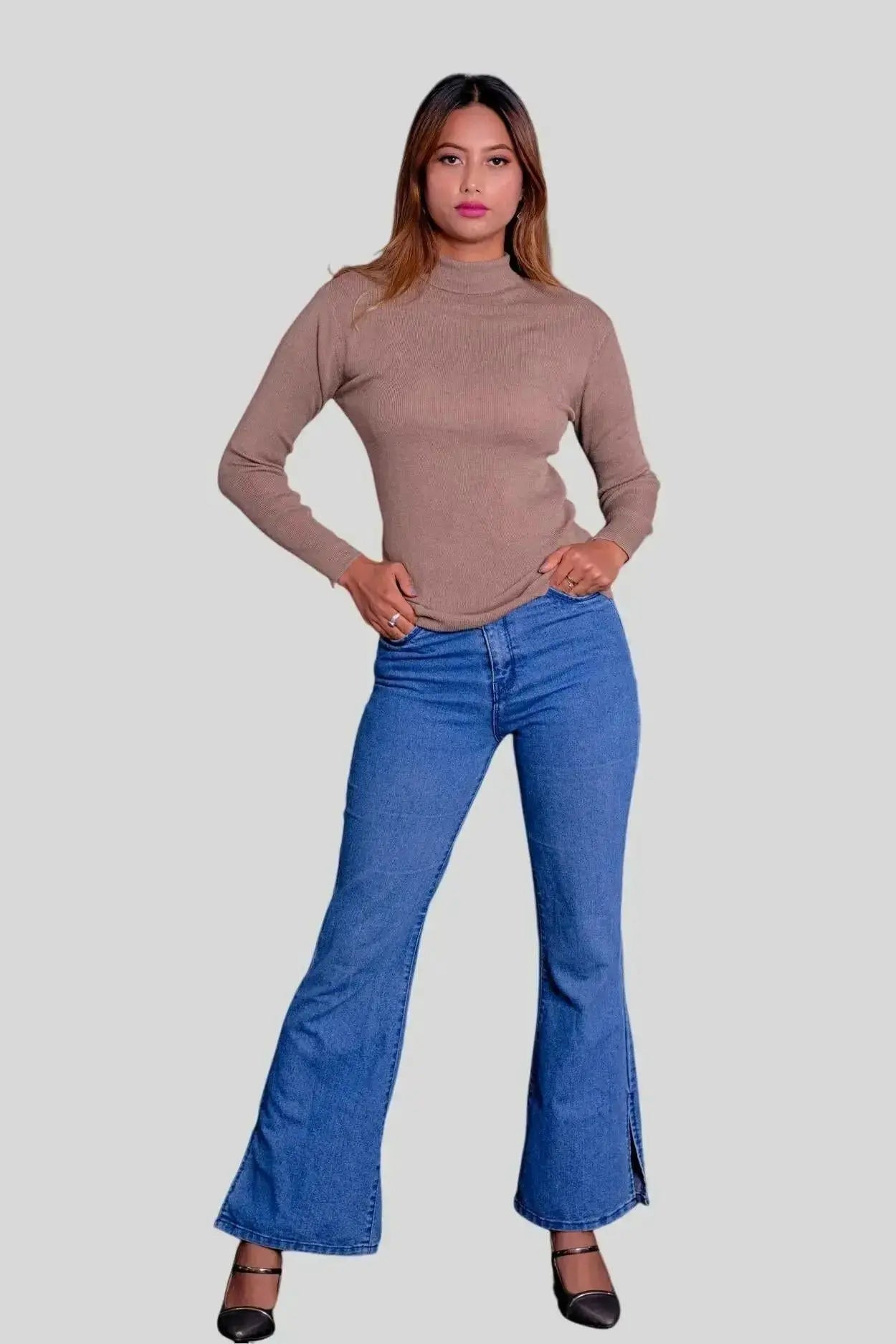 Luxurious Women’s Cashmere Turtle Neck Pullover in Brown Sweater and Jeans