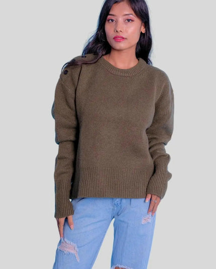 Woman wearing Luxury Italian Cashmere Sweater - brown sweater and ripped jeans fashion outfit