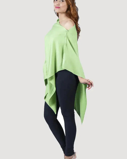 Woman wearing green cashmere poncho - Women’s cashmere poncho | KCI 246