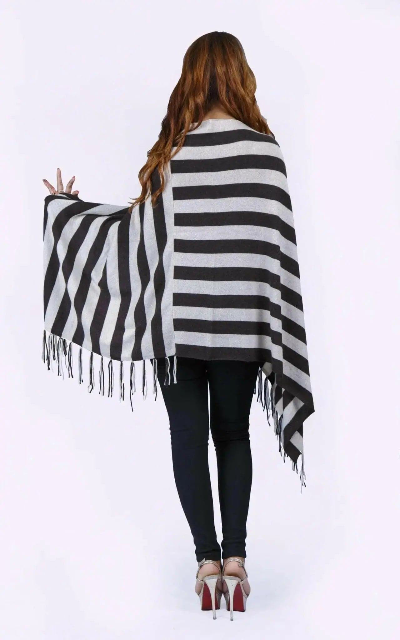 Italian cashmere poncho || KCI 213 - woman in black and white striped poncho