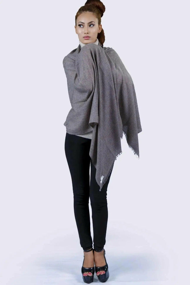 Woman wearing grey ponche shaw from Cashmere Scarf || KCI 238