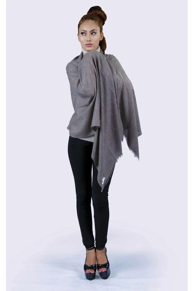 Woman wearing grey ponche shaw from Cashmere Scarf || KCI 238
