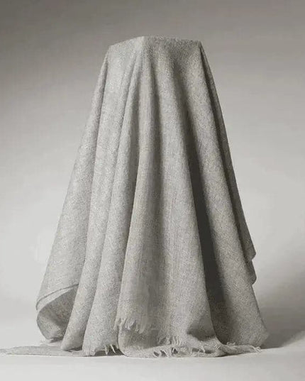 Grey cashmere throw blanket with fringes | KCI 210