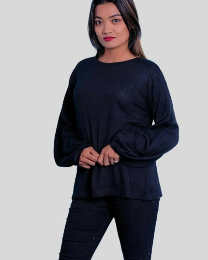 Italian Cashmere Superfine Pullover featuring a woman in black top and jeans