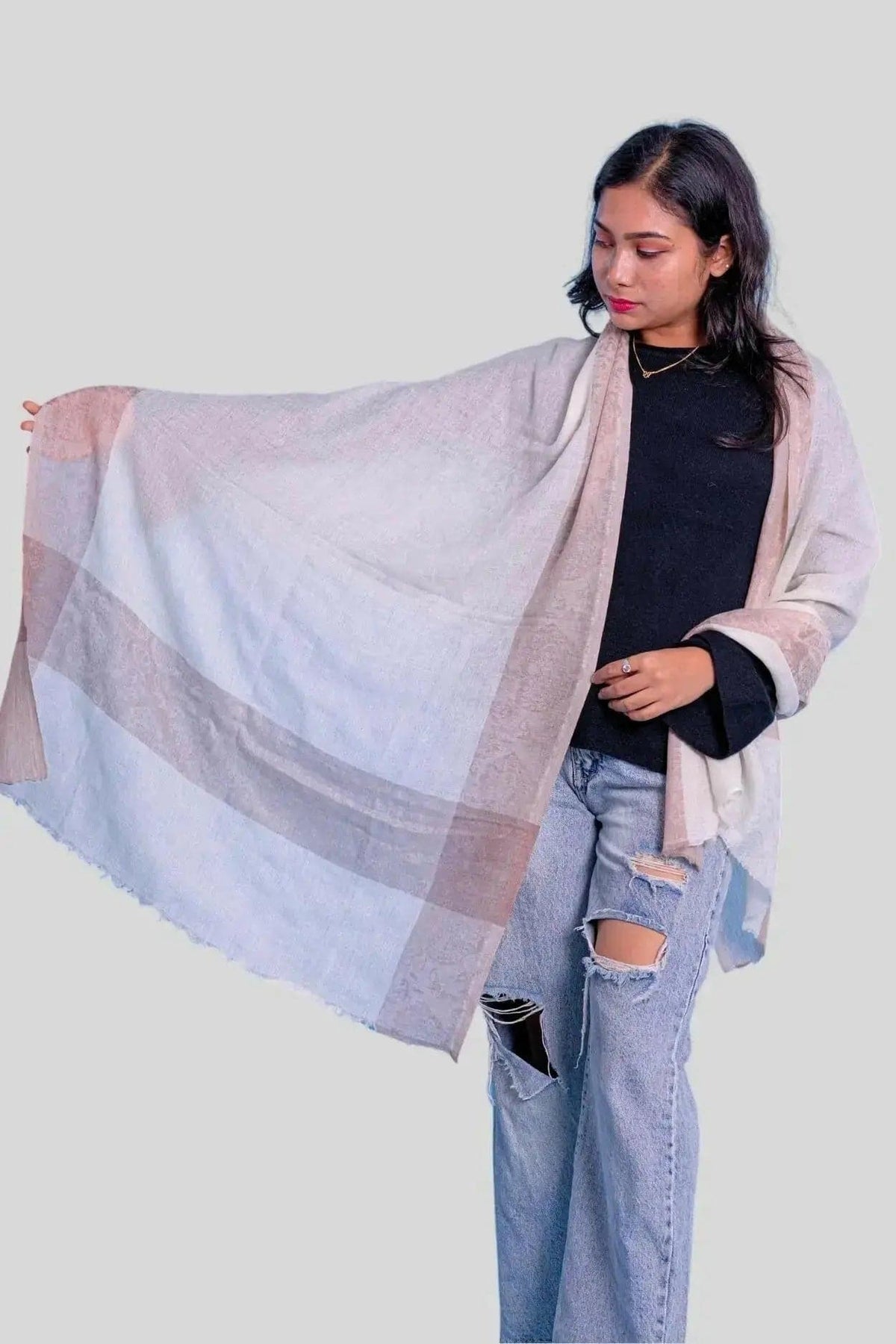 Woman wearing white and grey Luxurious Cashmere Jacquard Scarf