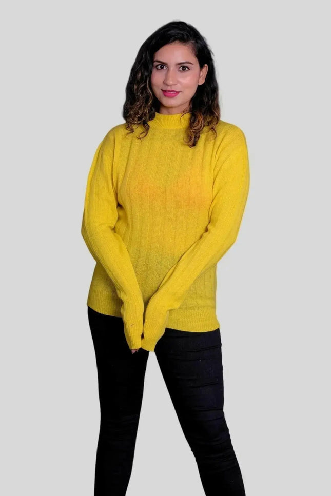 Luxurious Italian Cashmere Pullover in Yellow Sweater and Black Pants