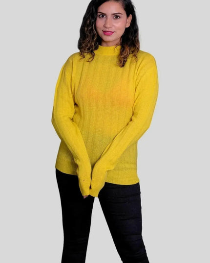 Luxurious Italian Cashmere Pullover in Yellow Sweater and Black Pants