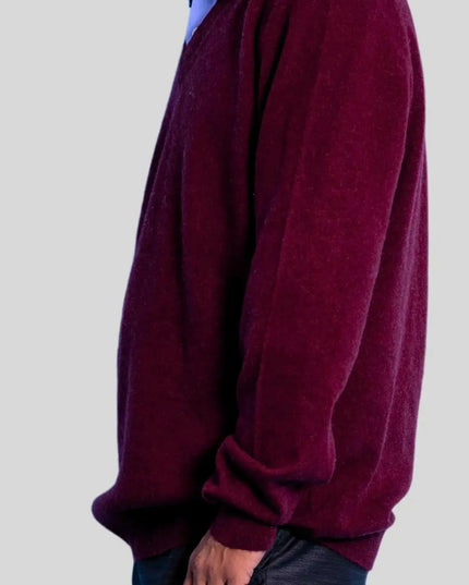 Men’s V-Neck Cashmere Pullover in Red Sweater and Jeans - Luxurious Italian design