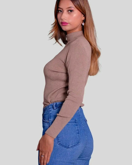 Luxurious Women’s Cashmere Turtle Neck Pullover in Brown Sweater and Jeans