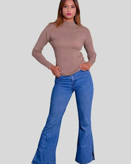 Luxurious Women’s Cashmere Turtle Neck Pullover in Brown Sweater and Jeans