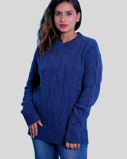 Blue cashmere cable pullover: Woman wearing luxury sweater