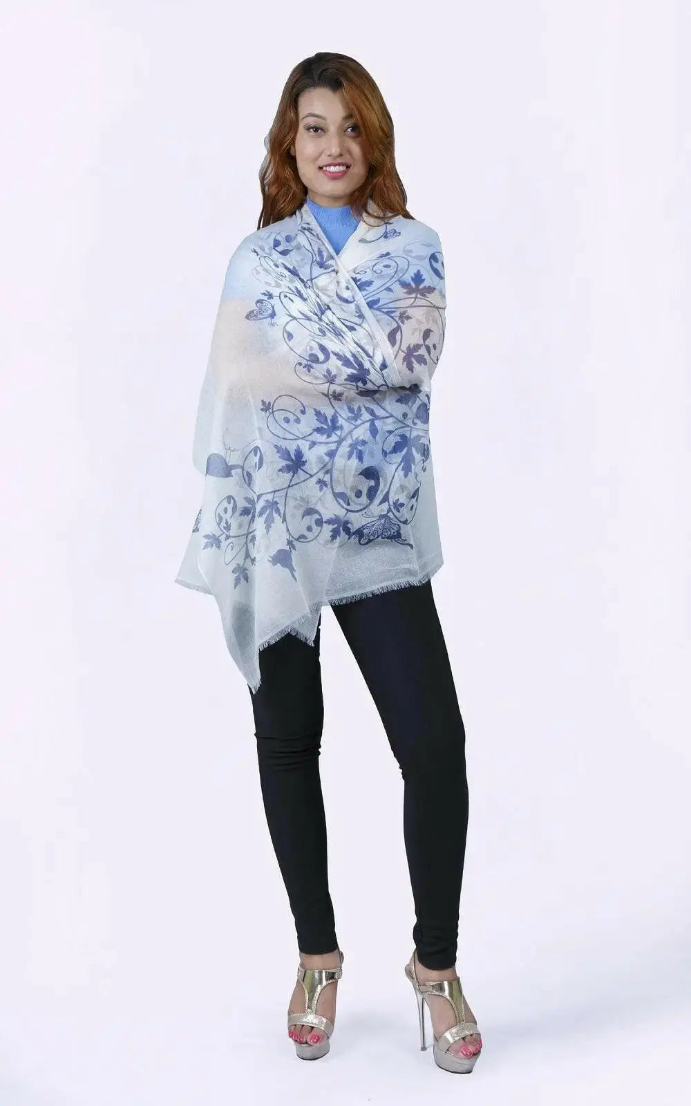 Woman in blue and white floral print cashmere shawl - Printed Cashmere Shawl | KCI 187
