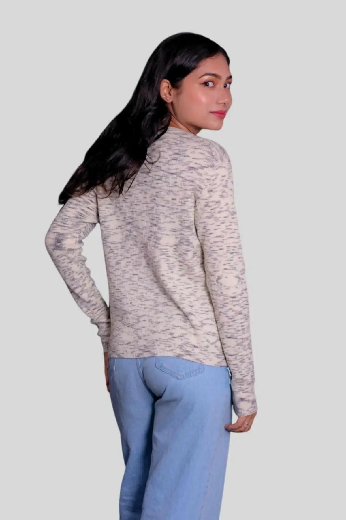 Soft Italian Cashmere Pullover: Woman in white sweater and blue jeans